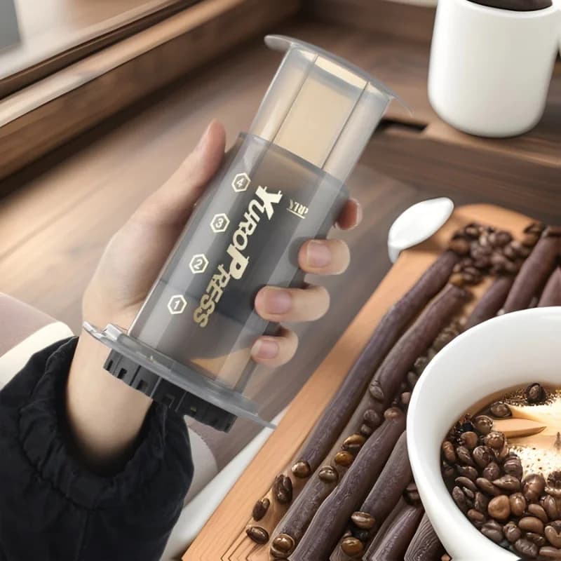 Kannettava French press -kahvinkeitin