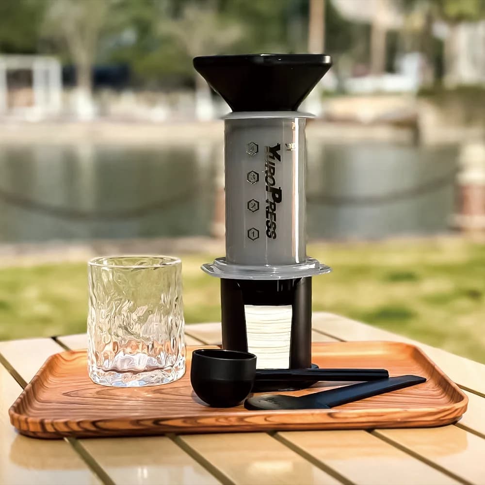 Kannettava French press -kahvinkeitin